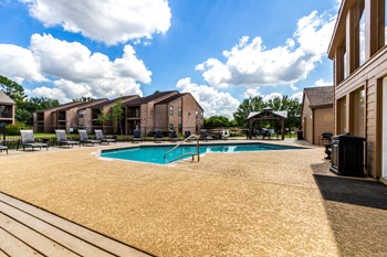 Lakebridge Apartments Pool